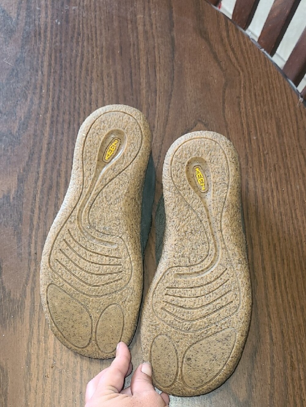 KEEN Womens Gray Suede Slip-On Shoes Size 7 - Picture 5 of 7